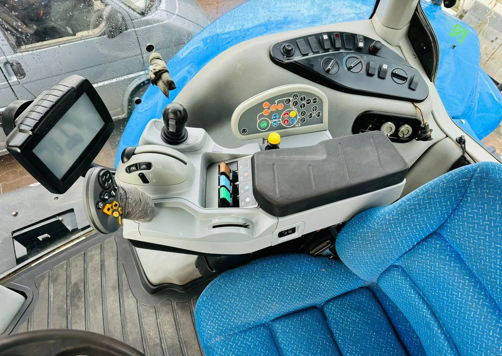 Tracteur agricole New Holland T8.390: photos 11