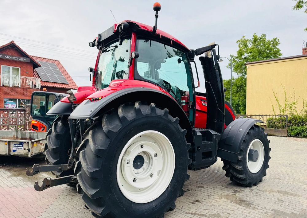 Valtra T154 - Tracteur agricole: photos 4 Valtra T154 - Tracteur agricole: photos 4