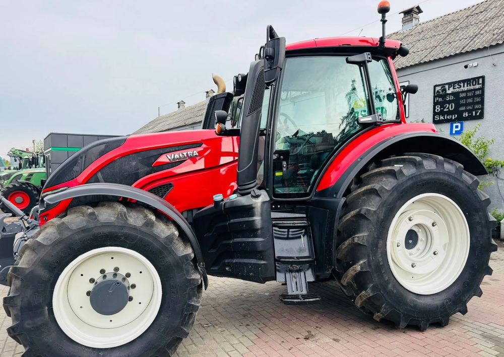Valtra T154 - Tracteur agricole: photos 5 Valtra T154 - Tracteur agricole: photos 5