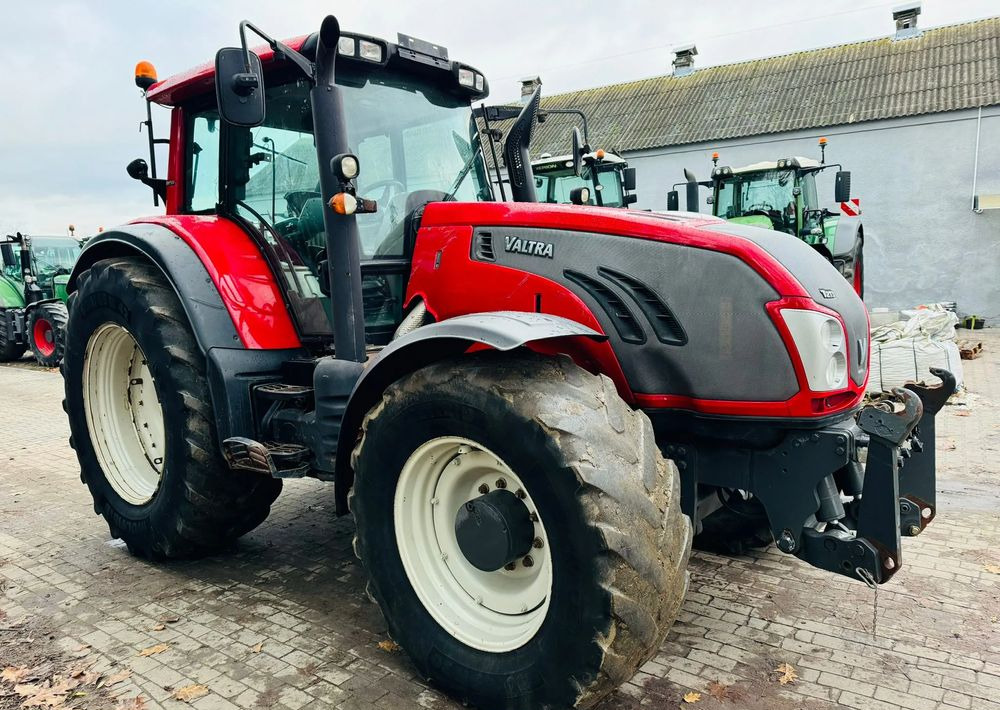 Valtra T213 - Tracteur agricole: photos 1 Valtra T213 - Tracteur agricole: photos 1