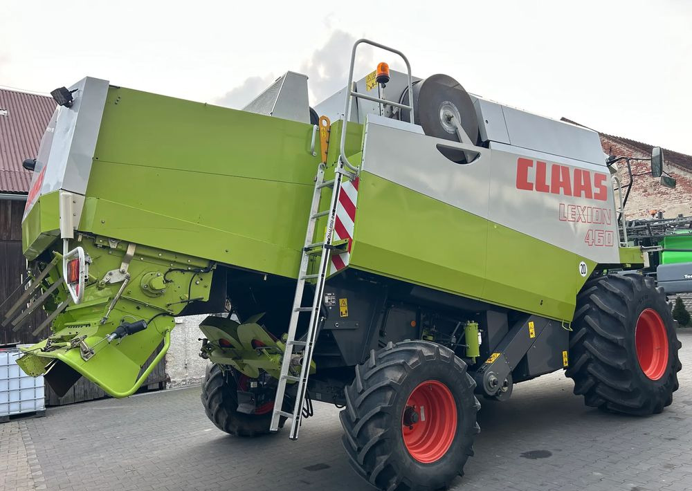 Claas Lexion 460 - Moissonneuse-batteuse: photos 4 Claas Lexion 460 - Moissonneuse-batteuse: photos 4