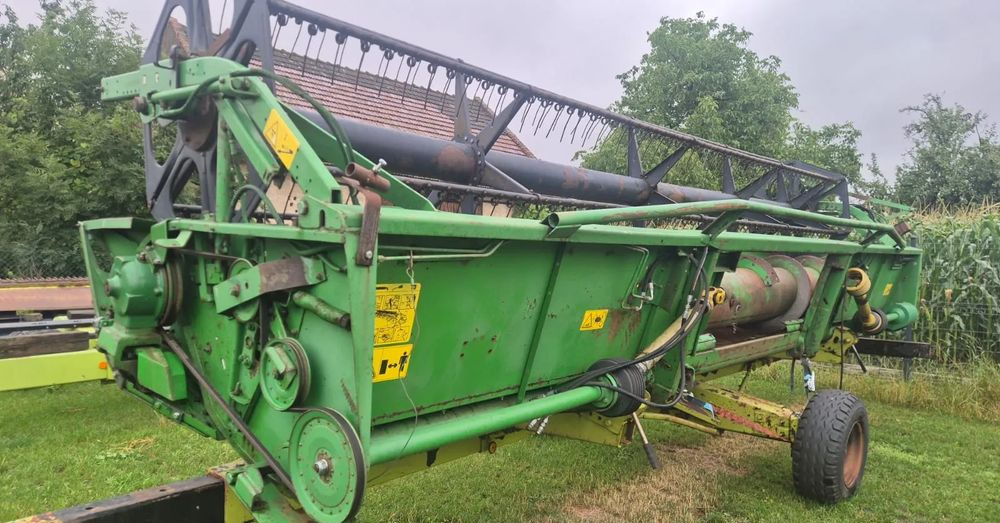 John Deere 922 - Moissoneuse: photos 2 John Deere 922 - Moissoneuse: photos 2