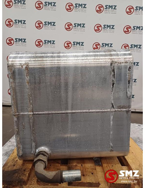 Atlas Occ hydraulische tank met steunen 175L Atlas - Réservoir hydraulique pour Camion: photos 4 Atlas Occ hydraulische tank met steunen 175L Atlas - Réservoir hydraulique pour Camion: photos 4