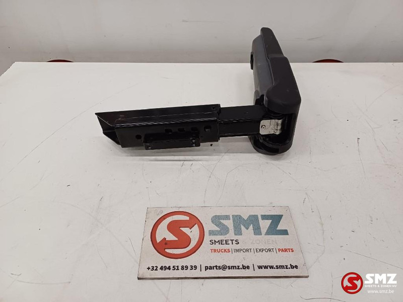 Caterpillar Armrest right Caterpillar - Cabine et intérieur pour Camion: photos 3 Caterpillar Armrest right Caterpillar - Cabine et intérieur pour Camion: photos 3
