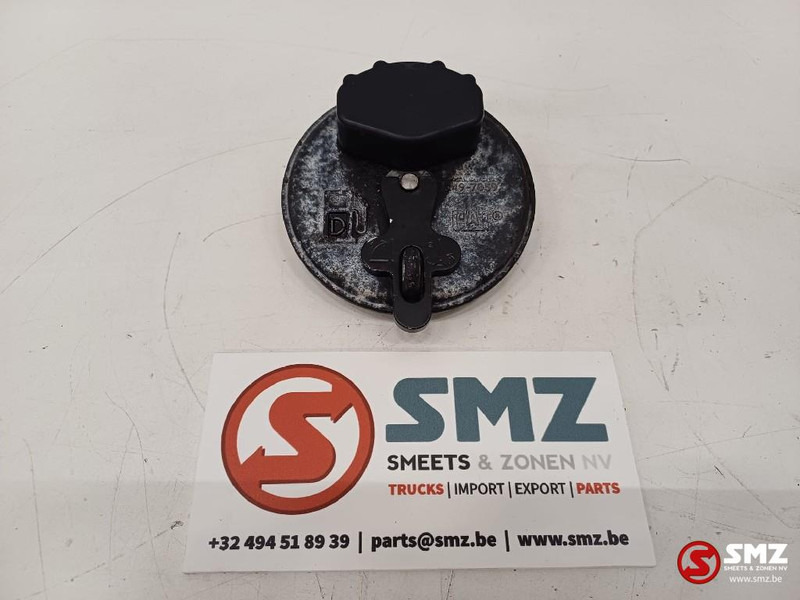Caterpillar Fuel cap Caterpillar - Préparation du carburant pour Matériel de manutention: photos 1 Caterpillar Fuel cap Caterpillar - Préparation du carburant pour Matériel de manutention: photos 1