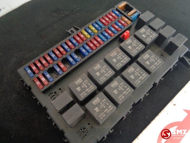 DAF Occ Zekeringskast daf 1795419 - Fusible pour Camion: photos 2 DAF Occ Zekeringskast daf 1795419 - Fusible pour Camion: photos 2