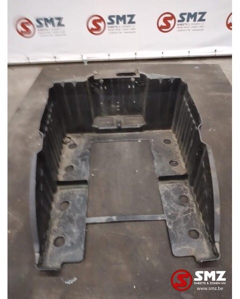 DAF Occ batterijbak Daf XF 106 Euro 6 2049055 - Frame/ Châssis pour Camion: photos 1 DAF Occ batterijbak Daf XF 106 Euro 6 2049055 - Frame/ Châssis pour Camion: photos 1
