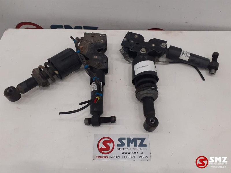 DAF Occ set cabineschokdempers achter DAF - Amortisseurs pour Camion: photos 1 DAF Occ set cabineschokdempers achter DAF - Amortisseurs pour Camion: photos 1