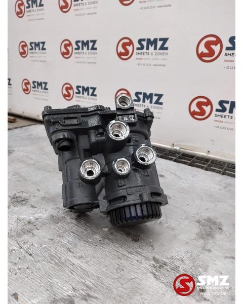 DAF Occ volgwagen stuurventiel DAF Iveco MAN Mercedes - Valve de frein pour Camion: photos 1 DAF Occ volgwagen stuurventiel DAF Iveco MAN Mercedes - Valve de frein pour Camion: photos 1