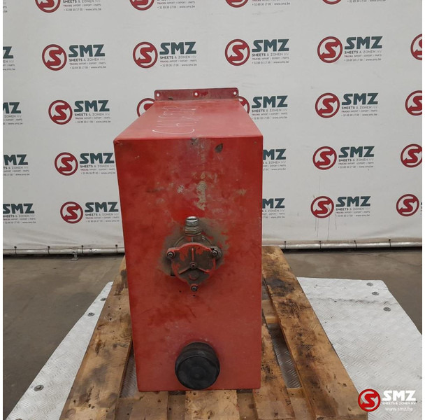 Diversen Occ hydraulische tank 200L - Réservoir hydraulique pour Camion: photos 3 Diversen Occ hydraulische tank 200L - Réservoir hydraulique pour Camion: photos 3