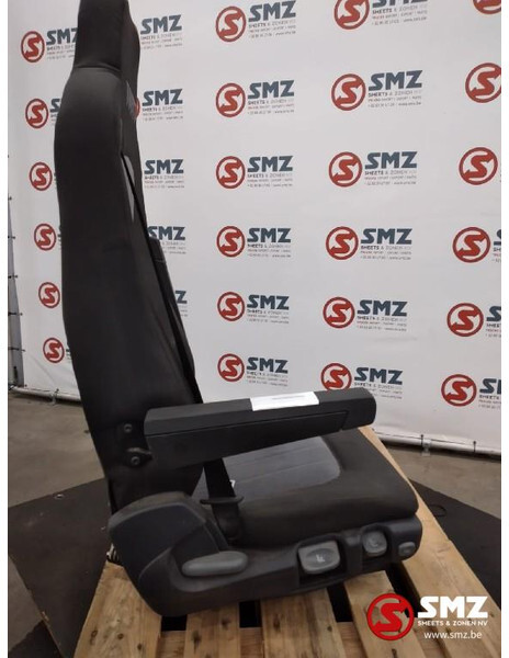 Iveco Occ bijrijdersstoel Iveco - Cabine et intérieur pour Camion: photos 2 Iveco Occ bijrijdersstoel Iveco - Cabine et intérieur pour Camion: photos 2