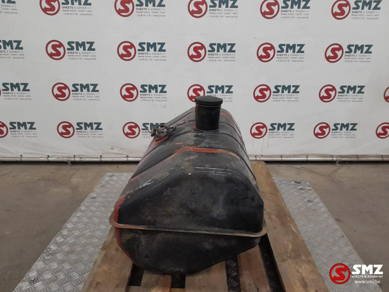 Iveco Occ brandstoftank 130L Iveco - Réservoir de carburant pour Camion: photos 4 Iveco Occ brandstoftank 130L Iveco - Réservoir de carburant pour Camion: photos 4