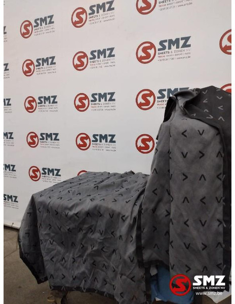 Iveco Occ gordijnen Iveco - Cabine et intérieur pour Camion: photos 1 Iveco Occ gordijnen Iveco - Cabine et intérieur pour Camion: photos 1