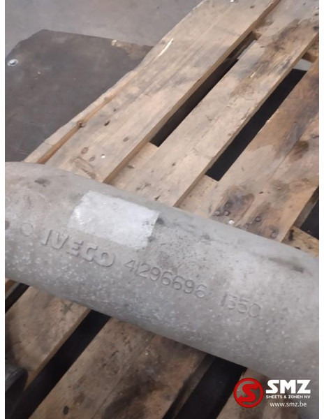 Iveco Occ inlaatspruitstuk Iveco - Moteur et pièces pour Camion: photos 3 Iveco Occ inlaatspruitstuk Iveco - Moteur et pièces pour Camion: photos 3