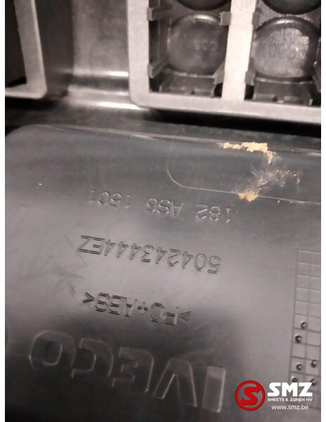 Iveco Occ interieurpaneel Iveco - Cabine et intérieur pour Camion: photos 3 Iveco Occ interieurpaneel Iveco - Cabine et intérieur pour Camion: photos 3