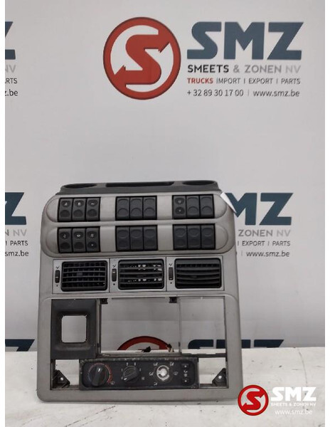 Iveco Occ interieurpaneel Iveco - Cabine et intérieur pour Camion: photos 1 Iveco Occ interieurpaneel Iveco - Cabine et intérieur pour Camion: photos 1