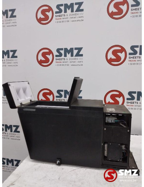 Iveco Occ koelkast Iveco - Cabine et intérieur pour Camion: photos 1 Iveco Occ koelkast Iveco - Cabine et intérieur pour Camion: photos 1