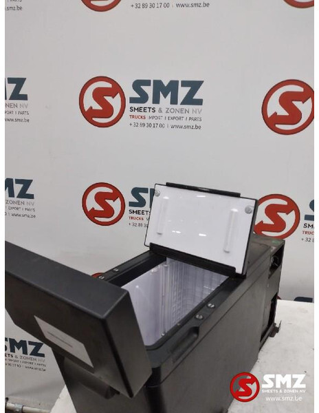 Iveco Occ koelkast Iveco - Cabine et intérieur pour Camion: photos 3 Iveco Occ koelkast Iveco - Cabine et intérieur pour Camion: photos 3