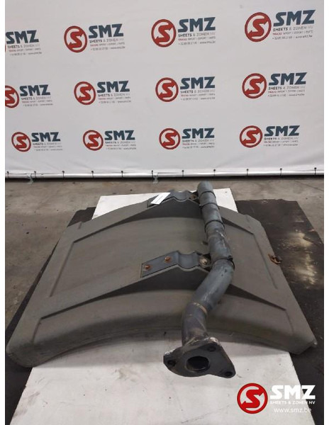 Iveco Occ spatbord rechts Iveco 41002409 - Carrosserie et extérieur pour Camion: photos 2 Iveco Occ spatbord rechts Iveco 41002409 - Carrosserie et extérieur pour Camion: photos 2