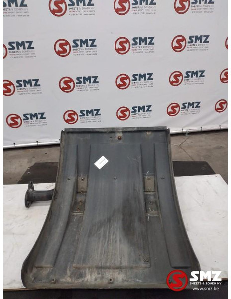 Iveco Occ spatbord rechts Iveco 41002409 - Carrosserie et extérieur pour Camion: photos 3 Iveco Occ spatbord rechts Iveco 41002409 - Carrosserie et extérieur pour Camion: photos 3