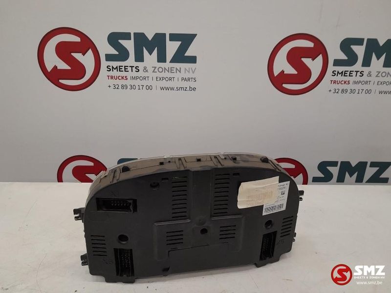 MAN Occ instrumentenpaneel MAN TGS 81258077111 - Cabine et intérieur pour Camion: photos 2 MAN Occ instrumentenpaneel MAN TGS 81258077111 - Cabine et intérieur pour Camion: photos 2