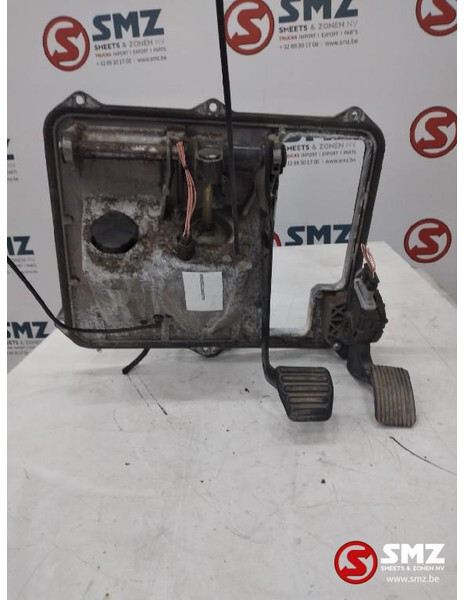 MAN Occ voetremventiel + gaspedaal MAN TGS 81521306298 - Cabine et intérieur pour Camion: photos 3 MAN Occ voetremventiel + gaspedaal MAN TGS 81521306298 - Cabine et intérieur pour Camion: photos 3
