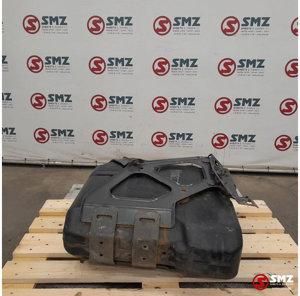 Mercedes-Benz Occ AdBluetank 60L + AdBlueniveausensor Mercedes - Préparation du carburant pour Camion: photos 3 Mercedes-Benz Occ AdBluetank 60L + AdBlueniveausensor Mercedes - Préparation du carburant pour Camion: photos 3