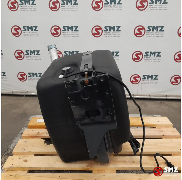 Mercedes-Benz Occ AdBluetank 85L + AdBlueniveausensor Mercedes - Préparation du carburant pour Camion: photos 3 Mercedes-Benz Occ AdBluetank 85L + AdBlueniveausensor Mercedes - Préparation du carburant pour Camion: photos 3