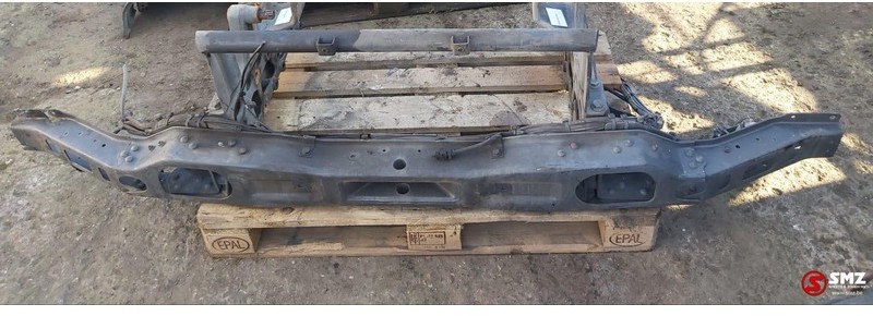 Mercedes-Benz Occ Bumperbalk vooraan met steunen Atego 1828 - Pare-chocs pour Camion: photos 4 Mercedes-Benz Occ Bumperbalk vooraan met steunen Atego 1828 - Pare-chocs pour Camion: photos 4