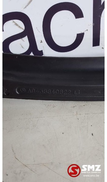 Mercedes-Benz Occ Spatbord cover achter rechts Actros - Carrosserie et extérieur pour Camion: photos 3 Mercedes-Benz Occ Spatbord cover achter rechts Actros - Carrosserie et extérieur pour Camion: photos 3