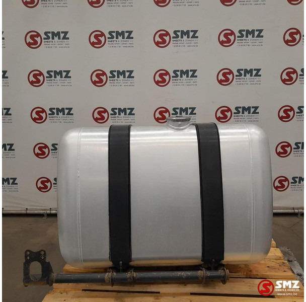 Mercedes-Benz Occ brandstoftank 390L + steunen Mercedes - Réservoir de carburant pour Camion: photos 1 Mercedes-Benz Occ brandstoftank 390L + steunen Mercedes - Réservoir de carburant pour Camion: photos 1
