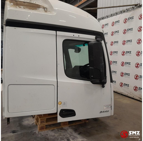 Mercedes-Benz Occ cabine RHD Mercedes - Cabine et intérieur pour Camion: photos 4 Mercedes-Benz Occ cabine RHD Mercedes - Cabine et intérieur pour Camion: photos 4