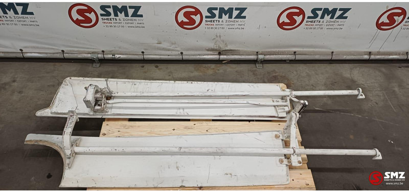 Mercedes-Benz Occ cabinespoilerset Mercedes SK - Aérodynamique/ Spoilers pour Camion: photos 4 Mercedes-Benz Occ cabinespoilerset Mercedes SK - Aérodynamique/ Spoilers pour Camion: photos 4