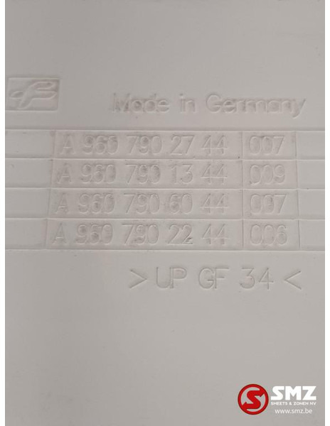 Mercedes-Benz Occ dakspoiler + spoilers boven links + rechts Mer - Aérodynamique/ Spoilers pour Camion: photos 5 Mercedes-Benz Occ dakspoiler + spoilers boven links + rechts Mer - Aérodynamique/ Spoilers pour Camion: photos 5