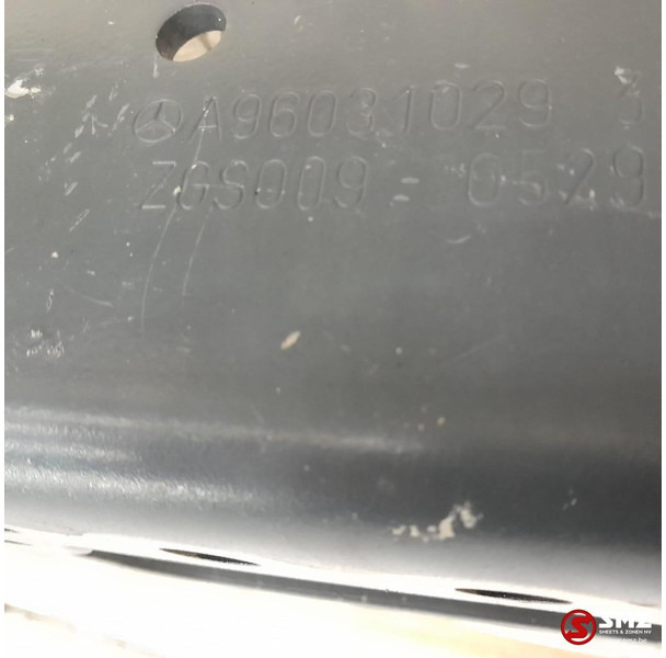 Mercedes-Benz Occ montagebeugels rechts Mercedes - Frame/ Châssis pour Camion: photos 3 Mercedes-Benz Occ montagebeugels rechts Mercedes - Frame/ Châssis pour Camion: photos 3