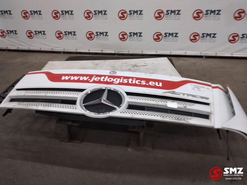 Mercedes-Benz Occ motorkap + windgeleider links Mercedes - Capot pour Camion: photos 1 Mercedes-Benz Occ motorkap + windgeleider links Mercedes - Capot pour Camion: photos 1