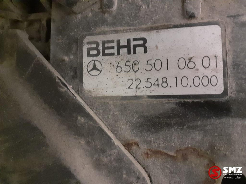 Mercedes-Benz Occ radiator + intercooler + koelvloeistoftank Mer - Radiateur pour Camion: photos 5 Mercedes-Benz Occ radiator + intercooler + koelvloeistoftank Mer - Radiateur pour Camion: photos 5