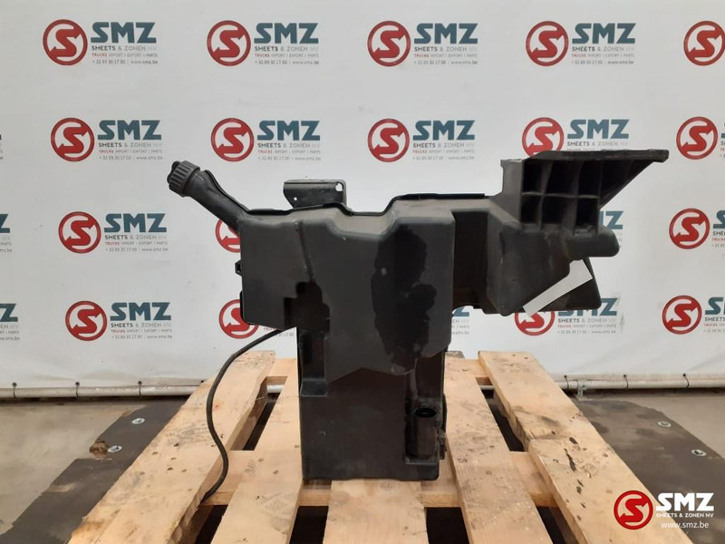 Mercedes-Benz Occ ruitensproeierreservoir Mercedes - Essuie-glace pour Camion: photos 2 Mercedes-Benz Occ ruitensproeierreservoir Mercedes - Essuie-glace pour Camion: photos 2