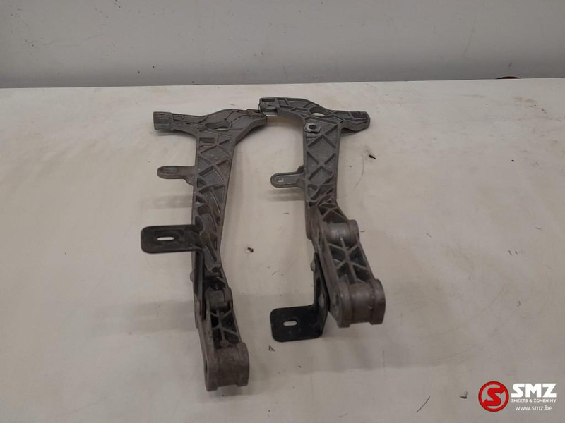 Mercedes-Benz Occ set koplampsteunen L/R Mercedes - Feu avant pour Camion: photos 2 Mercedes-Benz Occ set koplampsteunen L/R Mercedes - Feu avant pour Camion: photos 2