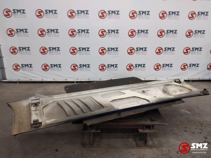 Mercedes-Benz Occ set sideskirts links + rechts Mercedes - Frame/ Châssis pour Camion: photos 4 Mercedes-Benz Occ set sideskirts links + rechts Mercedes - Frame/ Châssis pour Camion: photos 4
