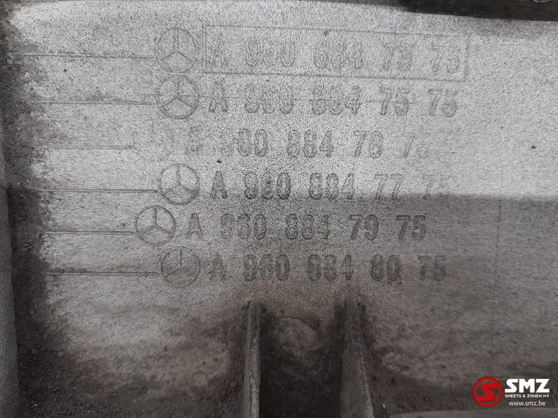 Mercedes-Benz Occ spatbordverlenging rechts Mercedes - Carrosserie et extérieur pour Camion: photos 4 Mercedes-Benz Occ spatbordverlenging rechts Mercedes - Carrosserie et extérieur pour Camion: photos 4