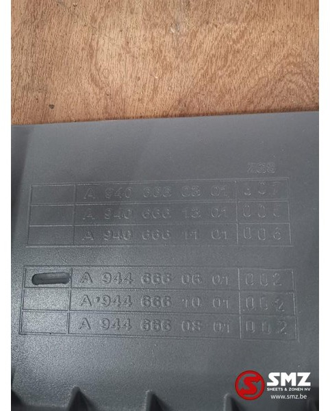 Mercedes-Benz Opstapbak boven links Axor - Carrosserie et extérieur pour Camion: photos 3 Mercedes-Benz Opstapbak boven links Axor - Carrosserie et extérieur pour Camion: photos 3