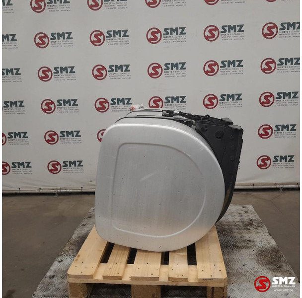 Renault Occ brandstoftank 360L + brandstofniveausensor Ren - Réservoir de carburant pour Camion: photos 3 Renault Occ brandstoftank 360L + brandstofniveausensor Ren - Réservoir de carburant pour Camion: photos 3