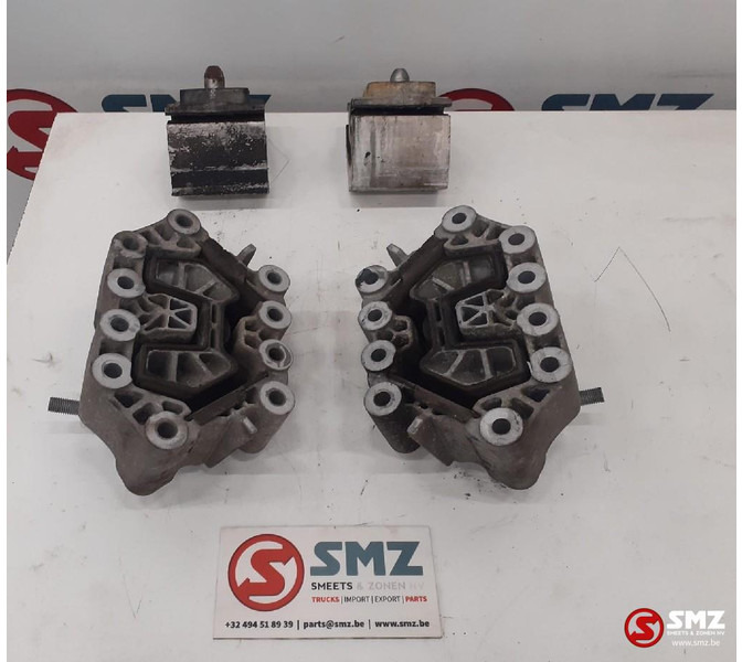 Scania Occ set motorsteunen Scania - Support de moteur pour Camion: photos 2 Scania Occ set motorsteunen Scania - Support de moteur pour Camion: photos 2