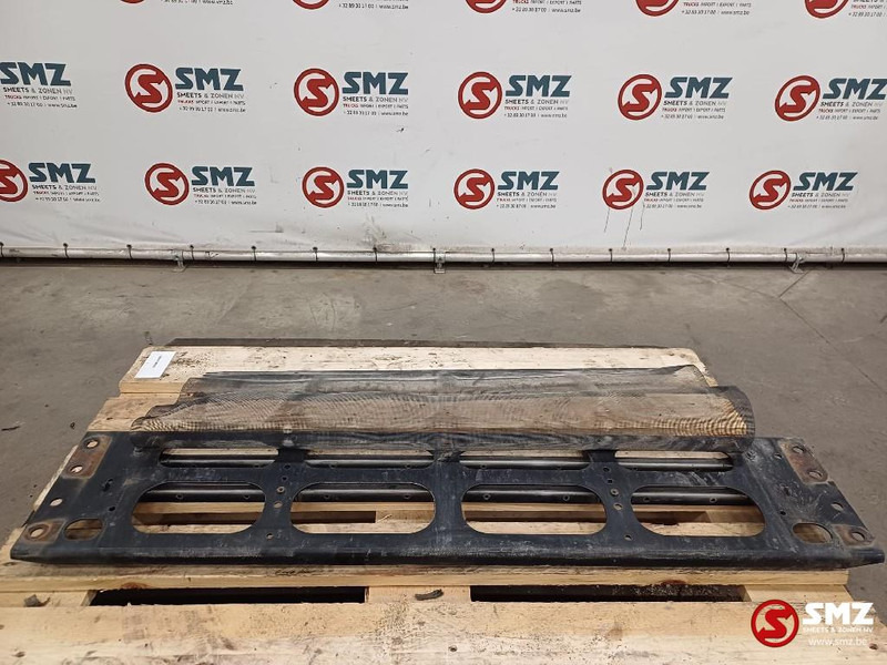 Volvo Occ binnenframe radiatorgrille Volvo - Calandre pour Camion: photos 4 Volvo Occ binnenframe radiatorgrille Volvo - Calandre pour Camion: photos 4