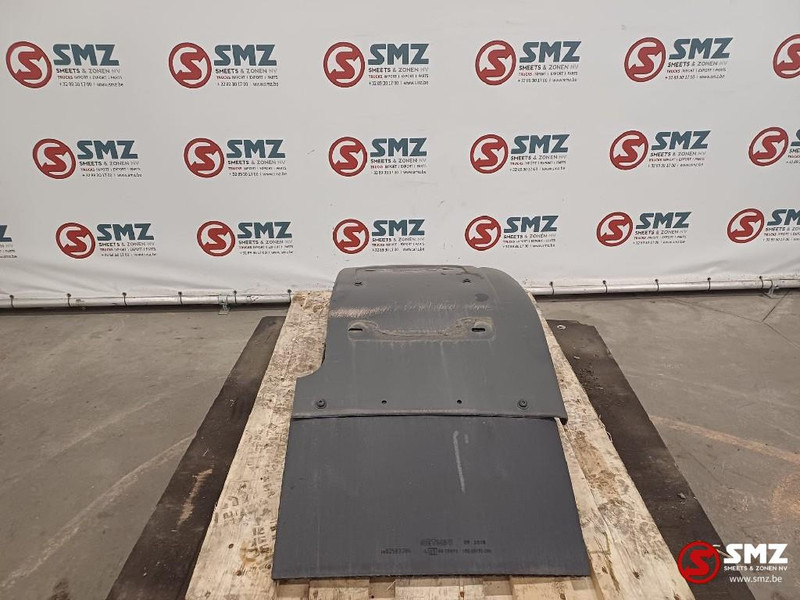 Volvo Occ spatbord cabine achter L/R Volvo - Carrosserie et extérieur pour Camion: photos 1 Volvo Occ spatbord cabine achter L/R Volvo - Carrosserie et extérieur pour Camion: photos 1