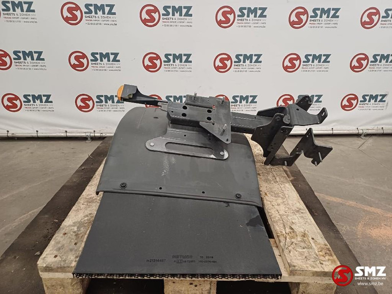 Volvo Occ spatbord cabine achter L/R + spatbordsteun Vol - Carrosserie et extérieur pour Camion: photos 2 Volvo Occ spatbord cabine achter L/R + spatbordsteun Vol - Carrosserie et extérieur pour Camion: photos 2