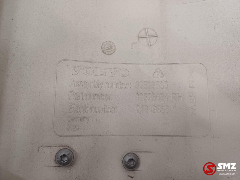 Volvo Occ windgeleider rechts Volvo - Cabine et intérieur pour Camion: photos 5 Volvo Occ windgeleider rechts Volvo - Cabine et intérieur pour Camion: photos 5