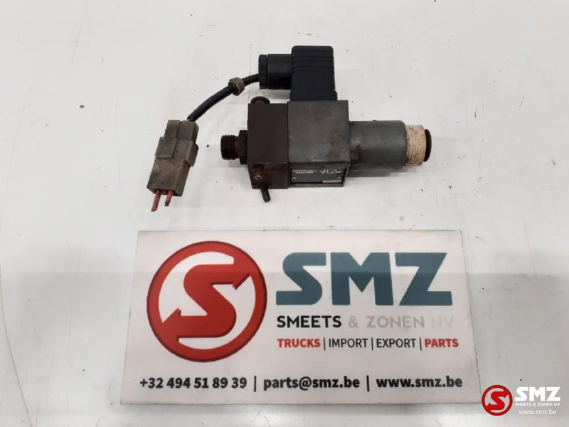 Zettelmeyer Occ drukschakelaar Zettelmeyer - Système électrique pour Camion: photos 2 Zettelmeyer Occ drukschakelaar Zettelmeyer - Système électrique pour Camion: photos 2