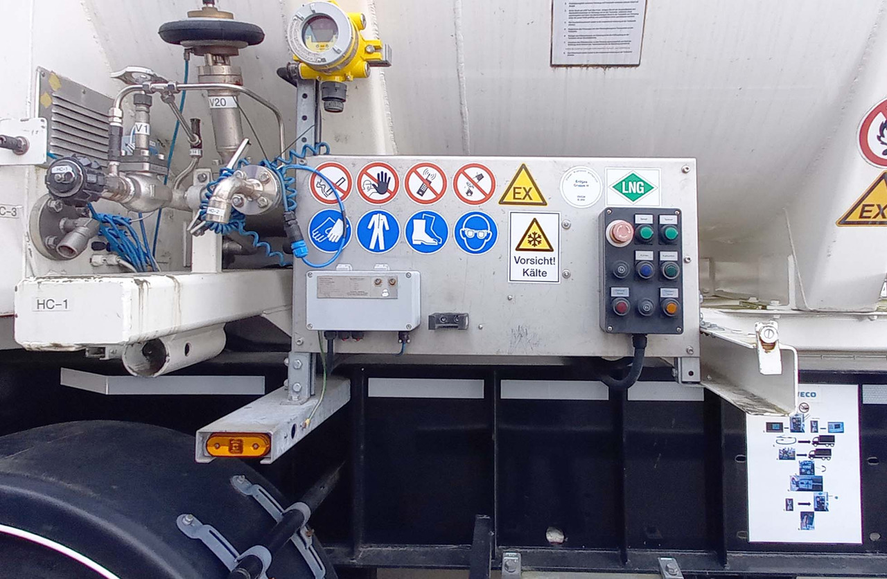 Semi-remorque citerne Schwingenschlögel Gas tank semi-trailer used for LNG/CNG mobile filling station Methan Gas Cryogenic: photos 6 Semi-remorque citerne Schwingenschlögel Gas tank semi-trailer used for LNG/CNG mobile filling station Methan Gas Cryogenic: photos 6